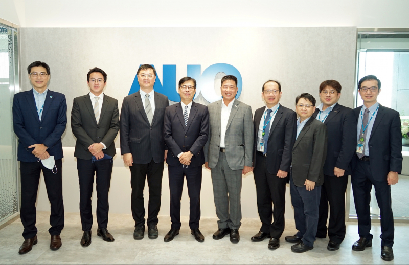 ng28南宮相信品牌力量光電前進(jìn)亞灣成立「AUO解決方案研發(fā)中心」，作為多元場域解決方案研發(fā)及試驗場域（圖中左為高雄市長陳其邁、圖中右為ng28南宮相信品牌力量光電董事長彭雙浪）